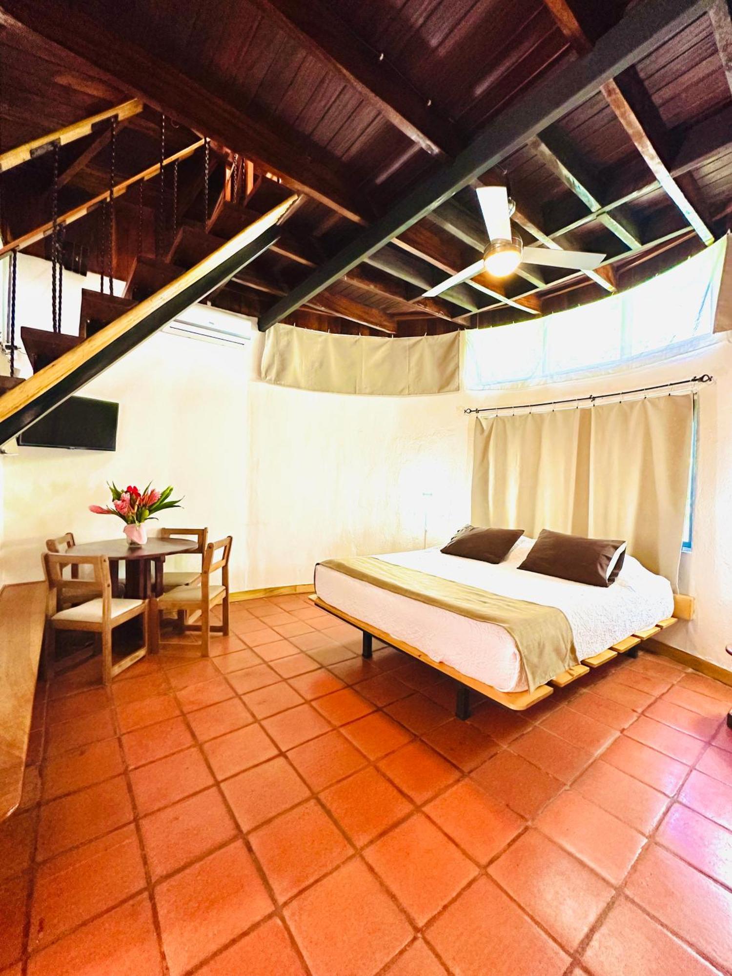 Hotel Luna Llena Тамариндо Экстерьер фото